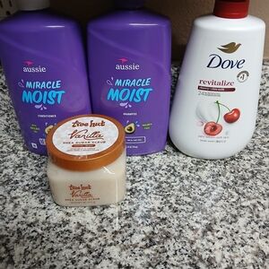 Aussie Miracle Moist Shampoo & Conditioner Duo - Purple Bottles